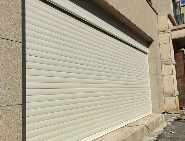 別墅車庫(kù)門