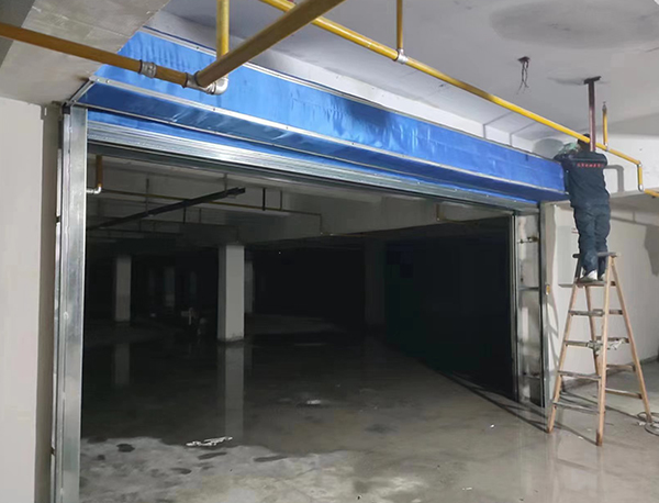 特級(jí)無(wú)機(jī)布防火卷簾門(mén)